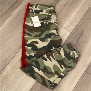 MOTHER camo joggers. Sz. 28